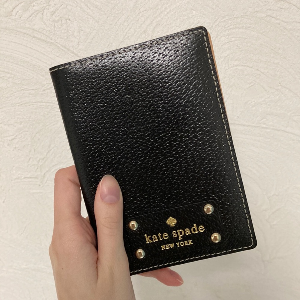 Kate Spade ✈️ Passport Cover in Black